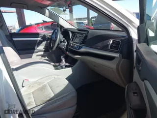 2015 Toyota Highlander LE with VIN 5TDBKRFH5FS115459, listed as a IAAI auction lot 41326097 with 158,574 mi miles. Bid and sale history available at carsss.com. Image 5.