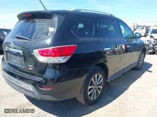 2013 Nissan Pathfinder SL with VIN 5N1AR2MM3DC667423, listed as a IAAI auction lot 41885459 with 140,970 mi miles. Bid and sale history available at carsss.com. Image 4.