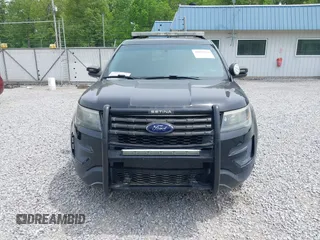 2016 Ford Police Interceptor Utility z VIN 1FM5K8AR9GGC27888, wystawiony jako IAAI lot #42037310 z przebiegiem 72 466 mil mil oraz . Historia ofert i sprzedaży dostępna na DreamBid. Obrazek 6.
