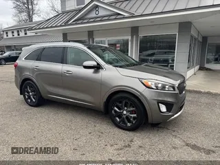 2016 Kia Sorento SX with VIN 5XYPK4A5XGG115686, listed as a IAAI auction lot 42033770 with 206,229 mi miles. Bid and sale history available at carsss.com. Image 1.