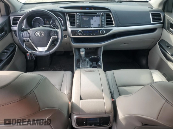 2019 Toyota Highlander SE with VIN 5TDJZRFH5KS917107, listed as a Copart auction lot 60798935 with 55,397 mi miles and Salvage title. Bid and sale history available at DreamBid. Image 8.