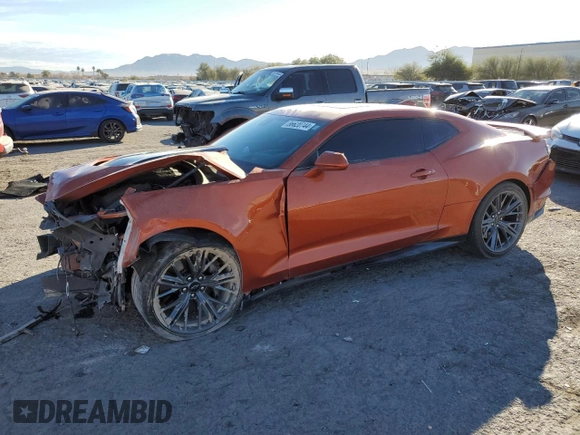 2023 Chevrolet Camaro ZL1 z VIN 1G1FK1R60P0126847, wystawiony jako Copart lot #86620744 z przebiegiem 9905 mil mil oraz Szkody całkowita. Historia ofert i sprzedaży dostępna na DreamBid. Obrazek 1.