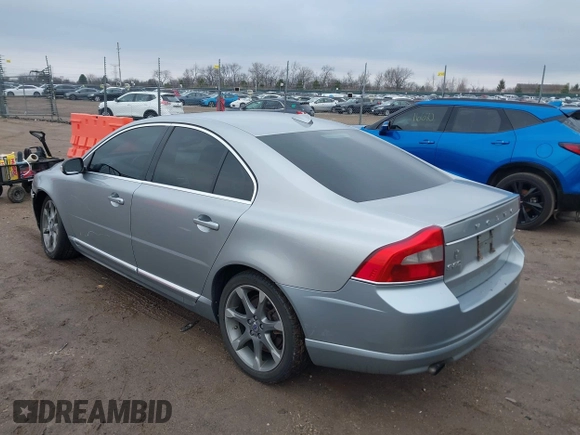 2011 Volvo S80 3.0L Turbo z VIN YV1902AH5B1148174, wystawiony jako IAAI lot #42013052 z przebiegiem 163 601 mil mil oraz . Historia ofert i sprzedaży dostępna na DreamBid. Obrazek 3.