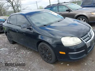 2007 Volkswagen Jetta 2.5 z VIN 3VWPG71K77M104444, wystawiony jako IAAI lot #41965549 z przebiegiem 92 027 mil mil oraz . Historia ofert i sprzedaży dostępna na DreamBid. Obrazek 1.