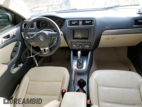 2013 Volkswagen Jetta TDI w/Premium/Nav with VIN 3VWLL7AJ0DM413816, listed as a Copart auction lot 44516015 with 110,918 mi miles and Salvage title. Bid and sale history available at DreamBid. Image 8.