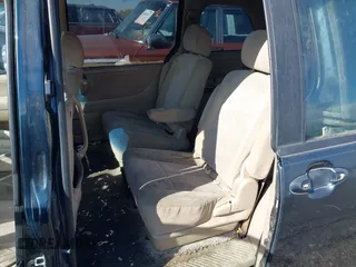 2005 Mazda MPV LX with VIN JM3LW28A650547549, listed as a IAAI auction lot 40682851 with 212,438 mi miles. Bid and sale history available at carsss.com. Image 8.