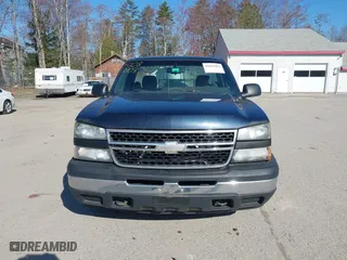 2006 Chevrolet Silverado 1500 Work Truck with VIN 3GCEC14X56G267133, listed as a IAAI auction lot 42083903 with 183,028 mi miles. Bid and sale history available at carsss.com. Image 12.