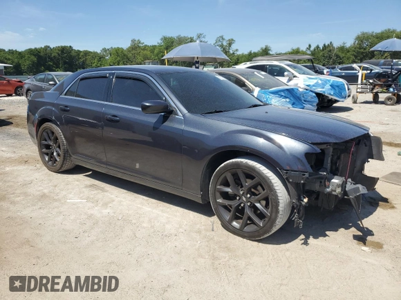 2016 Chrysler 300 Anniversary Edition z VIN 2C3CCAAG5GH269885, wystawiony jako Copart lot #58233085 z przebiegiem 108 570 mil mil oraz Szkoda całkowita • Salvage title. Historia ofert i sprzedaży dostępna na DreamBid. Obrazek 4.