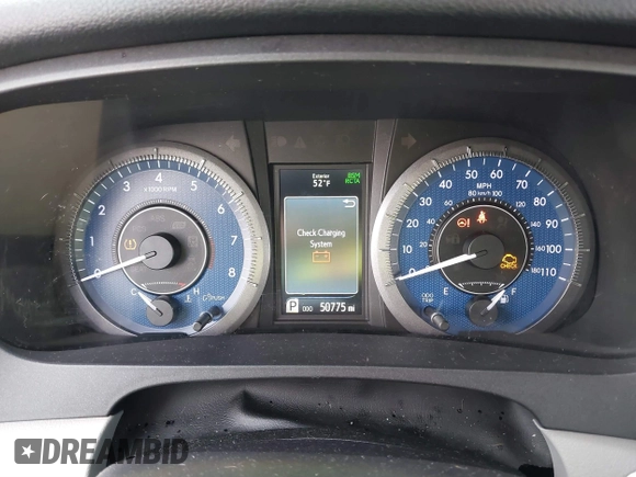 2018 Toyota Sienna XLE with VIN 5TDDZ3DC5JS205440, listed as a IAAI auction lot 41090557 with 50,775 mi miles. Bid and sale history available at carsss.com. Image 7.