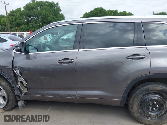 2018 Toyota Highlander Limited with VIN 5TDYZRFH5JS276425, listed as a IAAI auction lot 42070369 with 129,215 mi miles and . Bid and sale history available at DreamBid. Image 15.