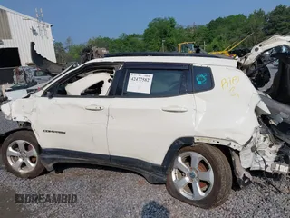 2018 Jeep Compass Latitude with VIN 3C4NJDBB4JT270975, listed as a IAAI auction lot 42477582 with 98,629 mi miles and . Bid and sale history available at DreamBid. Image 6.