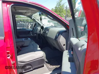 2008 Ford F-150 XLT z VIN 1FTPW145X8FB81979, wystawiony jako IAAI lot #42404011 z przebiegiem 112 856 mil mil oraz . Historia ofert i sprzedaży dostępna na DreamBid. Obrazek 5.