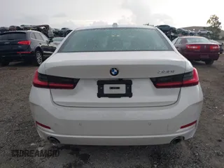 2024 BMW 3 Series 330i with VIN 3MW69FF0XR8E38275, listed as a IAAI auction lot 42646598 with 39,015 mi miles and . Bid and sale history available at DreamBid. Image 16.