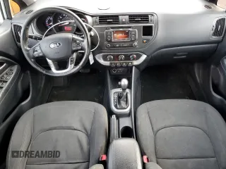 2014 Kia Rio EX z VIN KNADN4A30E6353469, wystawiony jako Copart lot #43788955 z przebiegiem 156 096 mil mil oraz Szkoda całkowita • Salvage title. Historia ofert i sprzedaży dostępna na DreamBid. Obrazek 8.
