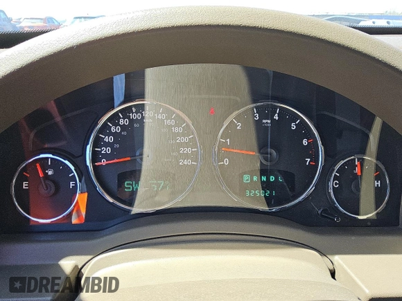 2008 Jeep Liberty Limited with VIN 1J8GN58K68W158301, listed as a Copart auction lot 49915215 with 325,021 mi miles and Clean title. Bid and sale history available at DreamBid. Image 9.