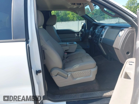2010 Ford F-150 XL z VIN 1FTFX1EV3AKE81304, wystawiony jako IAAI lot #42423867 z przebiegiem 214 188 mil mil oraz . Historia ofert i sprzedaży dostępna na DreamBid. Obrazek 5.