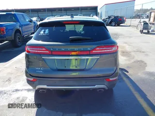 2019 Lincoln MKC Standard with VIN 5LMCJ1D92KUL08929, listed as a IAAI auction lot 41766946 with 90,171 mi miles. Bid and sale history available at carsss.com. Image 16.