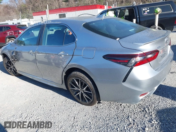 2023 Toyota Camry SE with VIN 4T1G11AK3PU720599, listed as a IAAI auction lot 41840021 with 33,774 mi miles and . Bid and sale history available at carsss.com. Image 3.