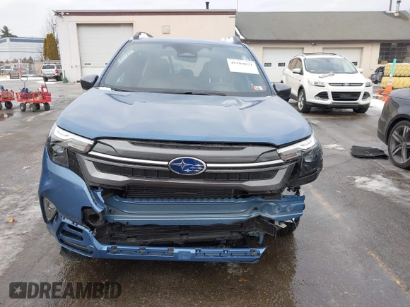 2025 Subaru Forester Premium with VIN JF2SLDDC7SH457793, listed as a IAAI auction lot 41309871 with 2,070 mi miles. Bid and sale history available at carsss.com. Image 13.