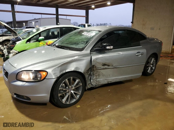2010 Volvo C70 with VIN YV1672MC1AJ090433, listed as a Copart auction lot 44700745 with 178,132 mi miles and Salvage Title. Bid and sale history available at carsss.com. Image 1.