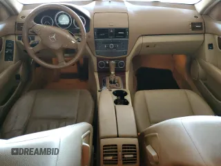 2008 Mercedes-Benz C 300 Sport z VIN WDDGF54X18R031188, wystawiony jako Copart lot #66464765 z przebiegiem 240 411 mil mil oraz Czysty tytuł • Clean title. Historia ofert i sprzedaży dostępna na DreamBid. Obrazek 8.