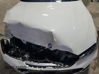 2025 BMW 3 Series 330i xDrive z VIN 3MW89CW08S8F13696, wystawiony jako Copart lot #51581325 z przebiegiem 5 903 mil mil oraz Szkoda całkowita • Salvage title. Historia ofert i sprzedaży dostępna na DreamBid. Obrazek 13.