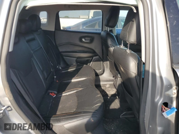 2019 Jeep Compass Latitude z VIN 3C4NJCBB2KT855811, wystawiony jako Copart lot #56063745 z przebiegiem 59 592 mil mil oraz Szkoda całkowita • Salvage title. Historia ofert i sprzedaży dostępna na DreamBid. Obrazek 10.