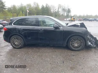 2014 Porsche Cayenne S с VIN WP1AB2A25ELA59365, выставлен на аукционе IAAI как лот 42233940 с пробегом 76 454 миль миль и . История ставок и продаж доступна на DreamBid. Изображение 13.
