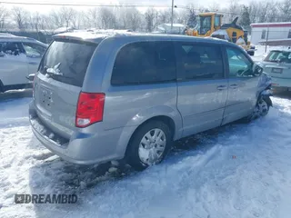 2017 Dodge Grand Caravan SE Plus z VIN 2C4RDGBG7HR789747, wystawiony jako IAAI lot #41289595 z przebiegiem 89 577 mil mil oraz . Historia ofert i sprzedaży dostępna na DreamBid. Obrazek 4.