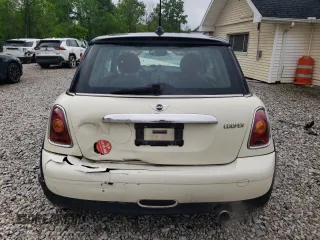 2008 MINI Hardtop with VIN WMWMF33508TT65360, listed as a Copart auction lot 58693445 with 105,783 mi miles and Salvage title. Bid and sale history available at DreamBid. Image 6.