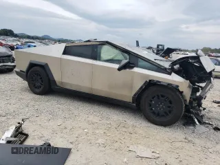 2024 Tesla Cybertruck z VIN 7G2CEHED6RA008072, wystawiony jako Copart lot #70886484 z przebiegiem 11 268 mil mil oraz Szkody całkowita. Historia ofert i sprzedaży dostępna na DreamBid. Obrazek 4.