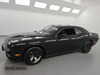 2016 Dodge Challenger SXT z VIN 2C3CDZAG9GH326195, wystawiony jako Copart lot #56010675 z przebiegiem 64 546 mil mil oraz Czysty tytuł • Clean title. Historia ofert i sprzedaży dostępna na DreamBid. Obrazek 1.