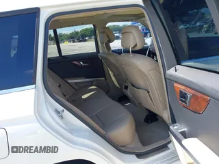 2012 Mercedes-Benz GLK GLK 350 with VIN WDCGG5GB8CF735979, listed as a IAAI auction lot 41931333 with 124,649 mi miles. Bid and sale history available at carsss.com. Image 8.