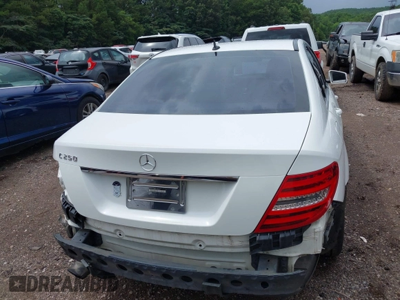 2014 Mercedes-Benz C 250 Sport with VIN WDDGF4HB8EG198230, listed as a IAAI auction lot 42519658 with 152,934 mi miles and . Bid and sale history available at DreamBid. Image 16.