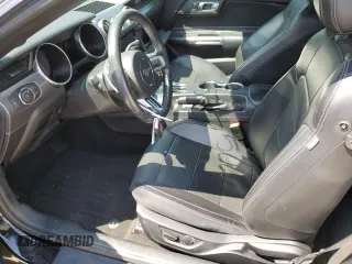 2018 Ford Mustang GT z VIN 1FA6P8CF4J5106417, wystawiony jako Copart lot #53315025 z przebiegiem 61 852 mil mil oraz Szkoda całkowita • Salvage title. Historia ofert i sprzedaży dostępna na DreamBid. Obrazek 7.
