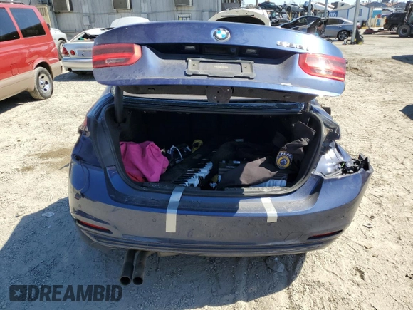 2016 BMW 3 Series 328i z VIN WBA8E9C54GK647335, wystawiony jako Copart lot #56513135 z przebiegiem Nie podano mil oraz Szkoda całkowita • Salvage title. Historia ofert i sprzedaży dostępna na DreamBid. Obrazek 6.