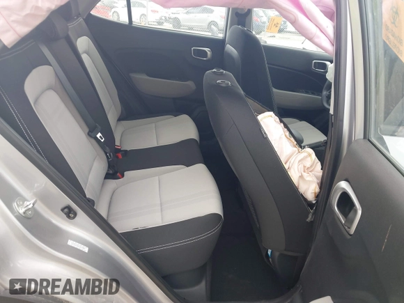 2024 Hyundai Venue SEL z VIN KMHRC8A36RU333987, wystawiony jako IAAI lot #41710436 z przebiegiem 7 701 mil mil oraz . Historia ofert i sprzedaży dostępna na DreamBid. Obrazek 8.