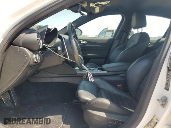 2020 Alfa Romeo Giulia Ti Sport с VIN ZARFAMBN1L7636628, выставлен на аукционе Copart как лот 56220145 с пробегом 59 768 миль миль и Списание • Salvage title. История ставок и продаж доступна на DreamBid. Изображение 7.