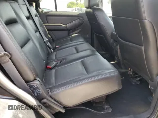 2008 Mercury Mountaineer Premier z VIN 4M2EU488X8UJ07082, wystawiony jako Copart lot #57134635 z przebiegiem 177 599 mil mil oraz Szkody całkowita. Historia ofert i sprzedaży dostępna na DreamBid. Obrazek 11.