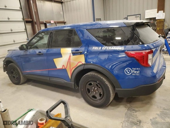 2024 Ford Police Interceptor Utility with VIN 1FM5K8AB2RGA67245, listed as a Copart auction lot 82005444 with 23,884 mi miles and Salvage Title. Bid and sale history available at carsss.com. Image 2.
