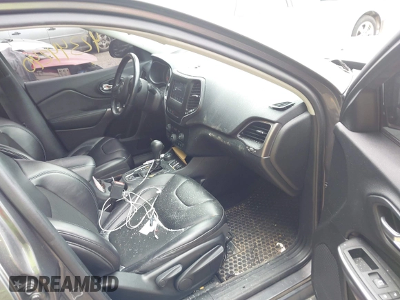 2020 Jeep Cherokee Latitude Plus with VIN 1C4PJMLBXLD580130, listed as a IAAI auction lot 42344240 with 82,814 mi miles and . Bid and sale history available at DreamBid. Image 5.