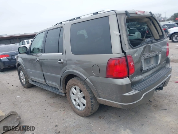 2004 Lincoln Navigator Luxury with VIN 5LMFU27RX4LJ41623, listed as a IAAI auction lot 41565114 with 214,590 mi miles. Bid and sale history available at carsss.com. Image 3.