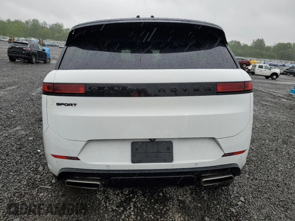 2024 Land Rover Range Rover Sport Dynamic SE with VIN SAL1L9FU7RA410210, listed as a Copart auction lot 56207195 with 14,651 mi miles and Salvage title. Bid and sale history available at DreamBid. Image 6.