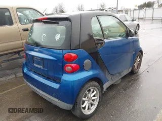 2008 Smart fortwo Pure with VIN WMEEJ31X28K195424, listed as a IAAI auction lot 41789426 with 136,756 mi miles and . Bid and sale history available at DreamBid. Image 4.