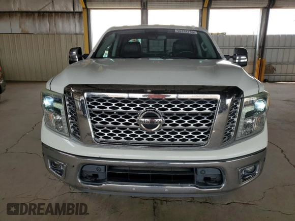 2017 Nissan Titan SV z VIN 1N6AA1E64HN524171, wystawiony jako Copart lot #56764795 z przebiegiem 155 066 mil mil oraz Szkoda całkowita • Salvage title. Historia ofert i sprzedaży dostępna na DreamBid. Obrazek 5.