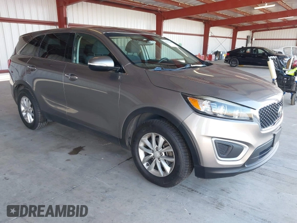 2018 Kia Sorento LX with VIN 5XYPG4A39JG417378, listed as a IAAI auction lot 41671284 with 216,876 mi miles. Bid and sale history available at carsss.com. Image 1.