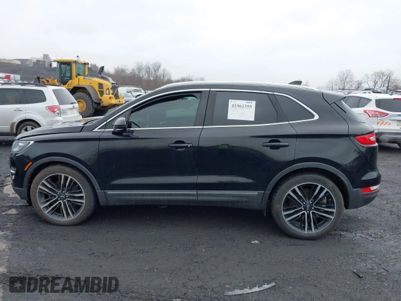 2017 Lincoln MKC Reserve with VIN 5LMTJ3DH4HUL32550, listed as a IAAI auction lot 41961355 with 60,104 mi miles. Bid and sale history available at carsss.com. Image 14.
