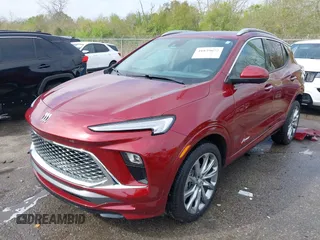 2024 Buick Encore GX Avenir z VIN KL4AMFSL5RB054571, wystawiony jako IAAI lot #41839672 z przebiegiem 7 826 mil mil oraz . Historia ofert i sprzedaży dostępna na DreamBid. Obrazek 17.