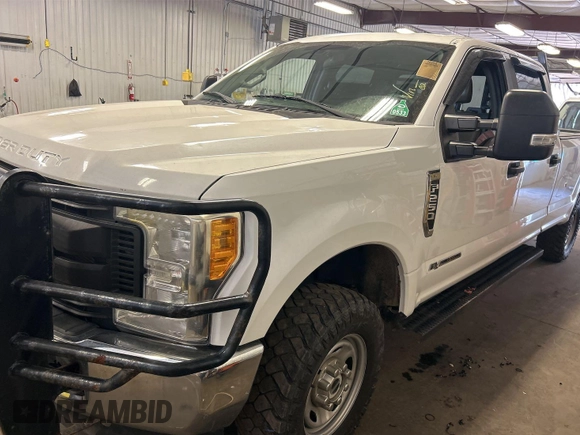 2017 Ford F-250 Lariat with VIN 1FT7W2BT2HEE35035, listed as a IAAI auction lot 42737737 with 211,204 mi miles and . Bid and sale history available at DreamBid. Image 18.