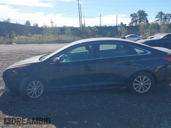 2019 Hyundai Sonata SE with VIN 5NPE24AF8KH755123, listed as a IAAI auction lot 40611551 with Not Provided miles and . Bid and sale history available at carsss.com. Image 14.